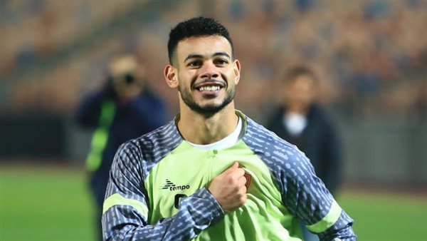 نبيل عماد دونجا لاعب وسط الزمالك
