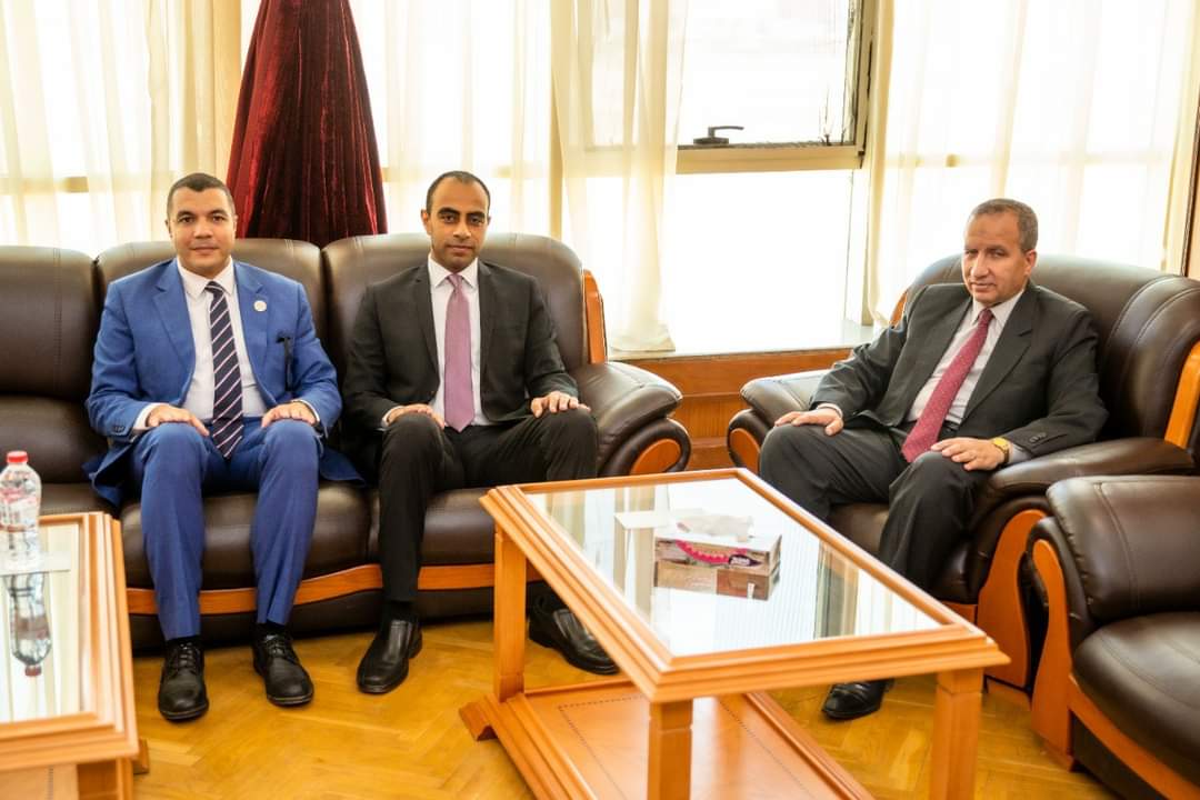 رئيس جامعة السويس  يستقبل أعضاء البرنامج الرئاسي لتأهيل التنفيذيين للقيادة EPLP 
