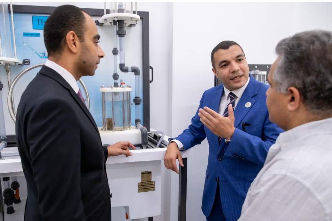 رئيس جامعة السويس  يستقبل أعضاء البرنامج الرئاسي لتأهيل التنفيذيين للقيادة EPLP 