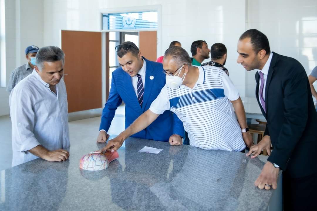 رئيس جامعة السويس  يستقبل أعضاء البرنامج الرئاسي لتأهيل التنفيذيين للقيادة EPLP 