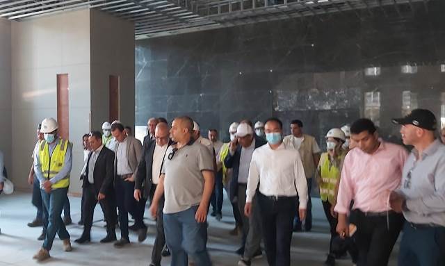 رئيس جهاز العاصمة الإدارية يكشف كواليس زيارة وزير الإسكان.. بالصور