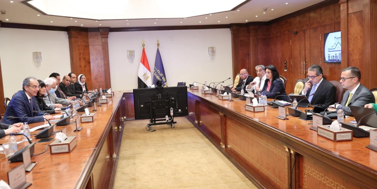 وزيرا السياحة والآثار والاتصالات يتابعان الموقف التنفيذى لرفع كفاءة سرعات خدمة الإنترنت 