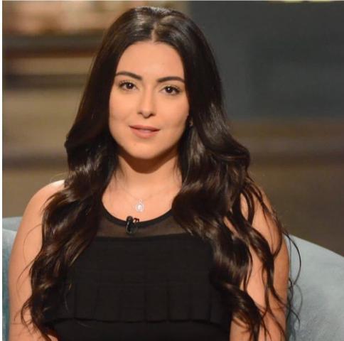 الفنانة نهي عابدين 