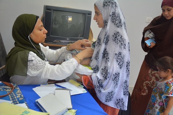 جامعة الفيوم تنظم قافلة طبية لقرية دسيا