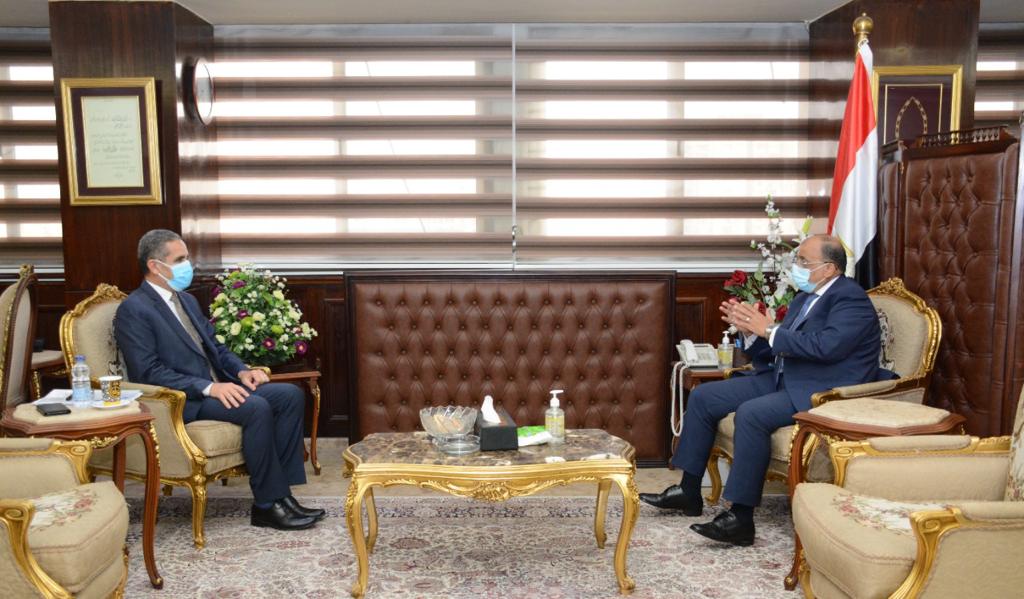 وزير التنمية المحلية ومحافظ الغربية يبحثان حياة كريمة ومشروعات تدوير القمامة