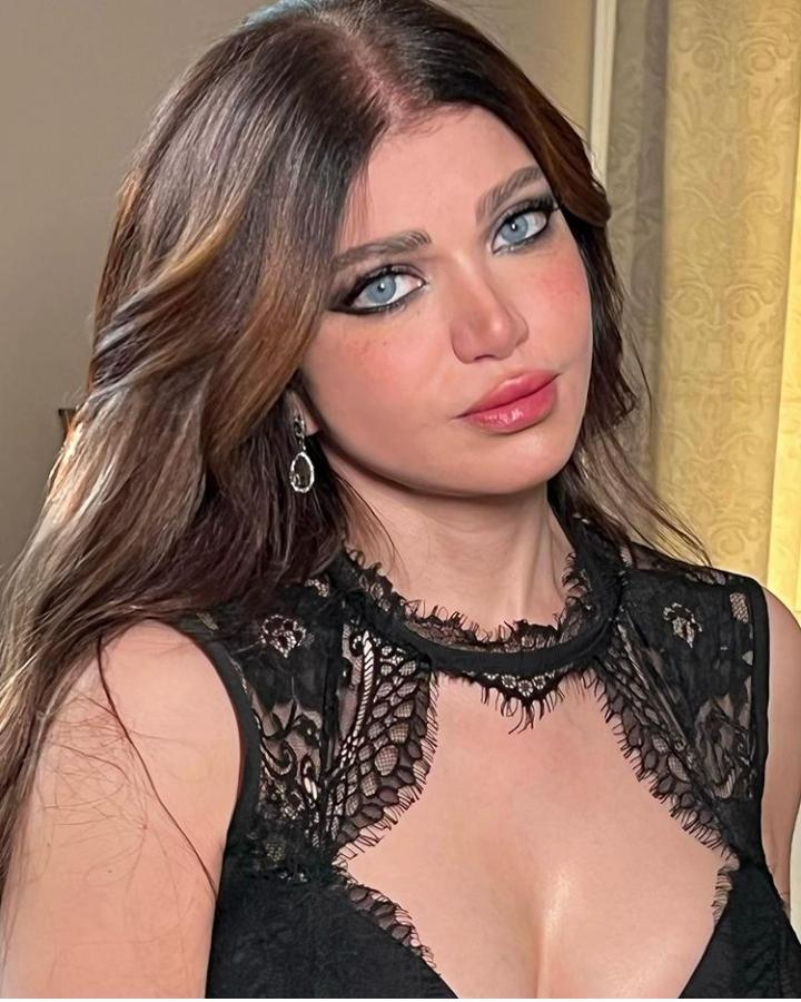 الإعلامية ياسمين الخطيب