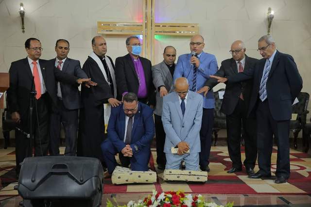 رئيس الطائفة الإنجيلية يشارك في رسامة شيوخ جدد للكنيسة بالإسماعيلية .صور