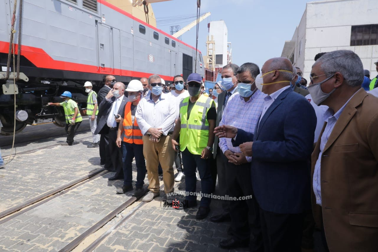  بحضوروزير النقل  وصول الدفعة الخامسة من جرارات السكة الجديدة لميناء الاسكندرية 