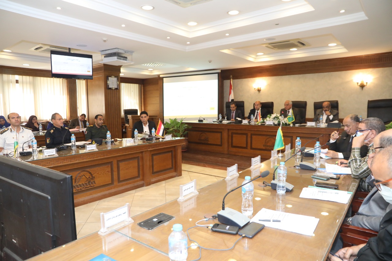 محافظ الجيزة يكلف باستمرار شن الحملات لمنع التعدى على الطريق العا