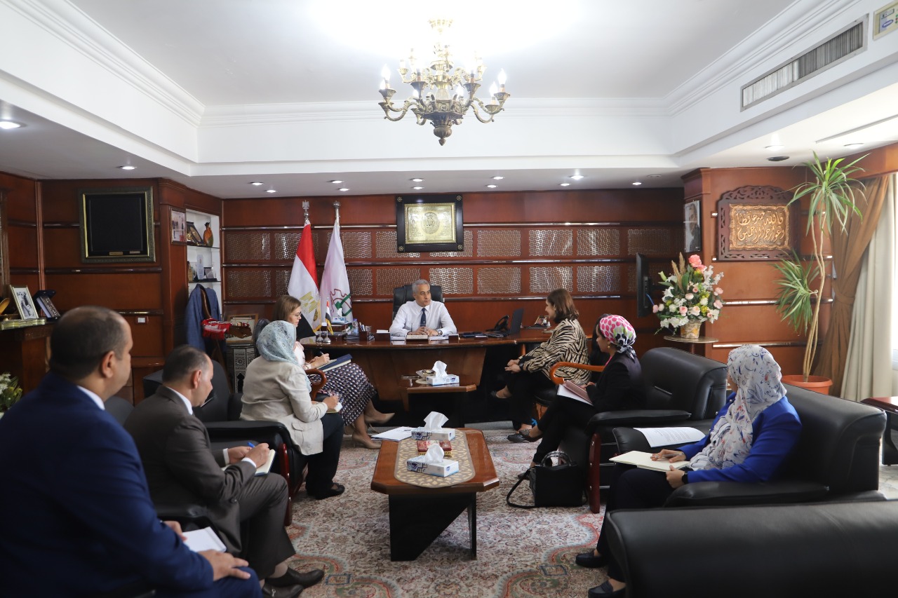 شحاتة: الوزارة تسعى لتقديم خدمات أفضل للمواطن المصري في الداخل وا