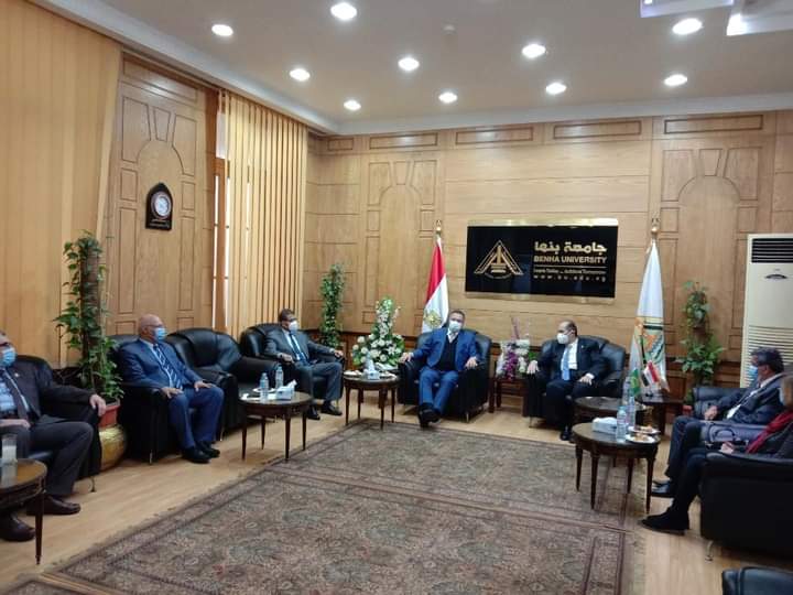 مستلزمات للحماية الشخصية للأطقم الطبية بمستشفي بنها الجامعي