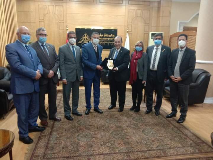 مستلزمات للحماية الشخصية للأطقم الطبية بمستشفي بنها الجامعي
