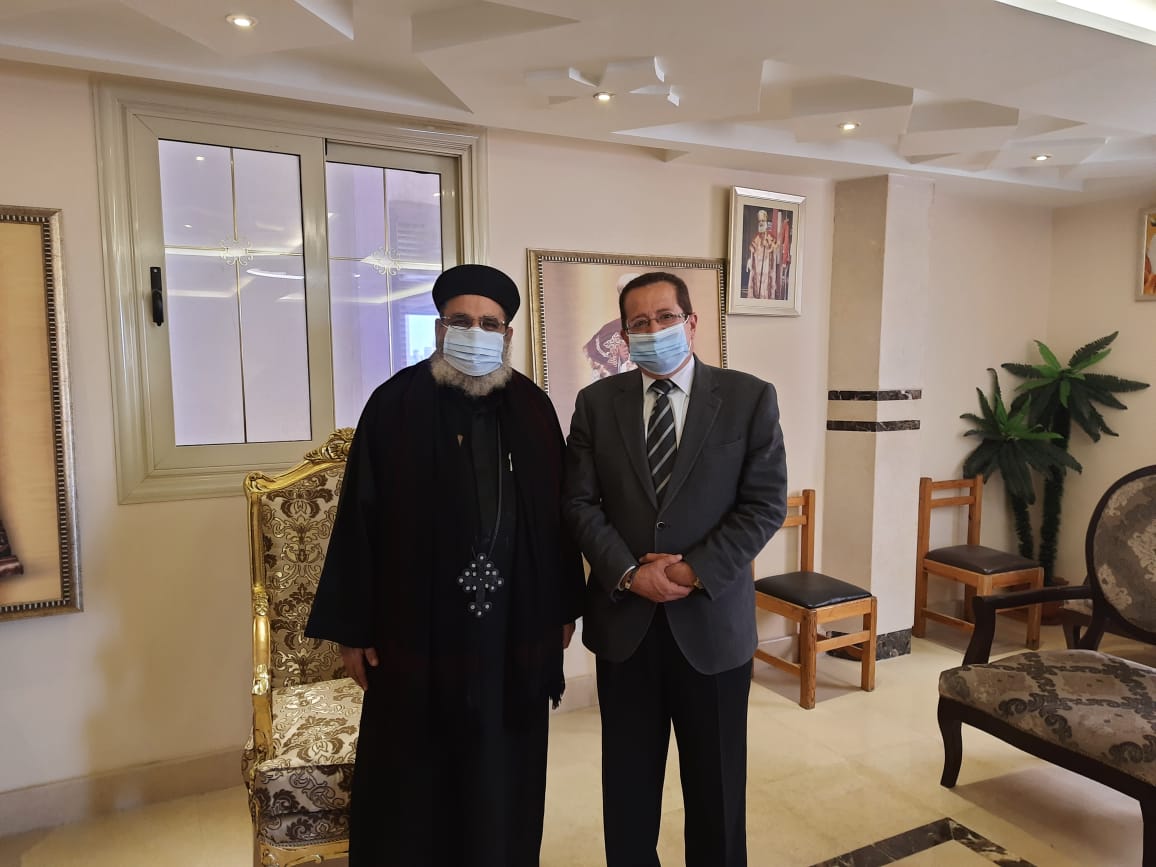 نصرالله ورضا يقدمون التهنئة لاقباط العاشر 