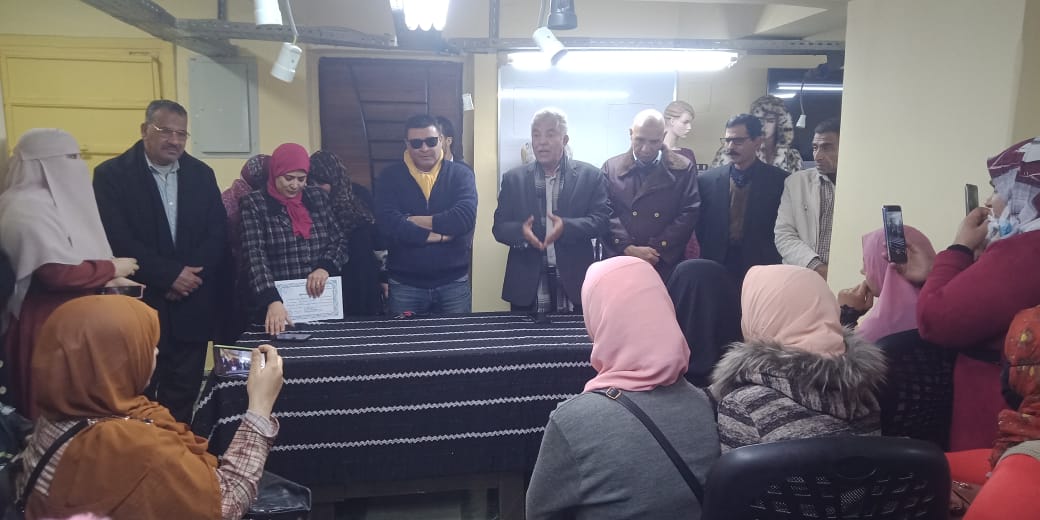 القوى العاملة: تخريج 69 متدربة على الخياطة وعقود عمل لـ43 بالمنوفية