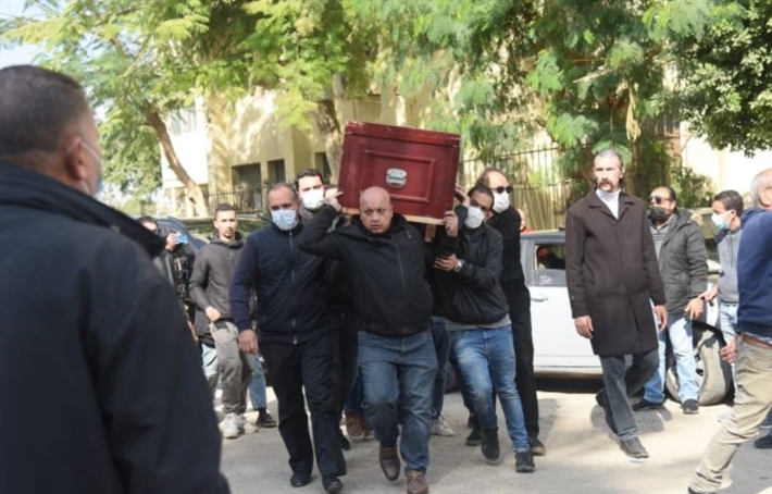 42 صورة من جنازة الفنانة مها أبو عوف