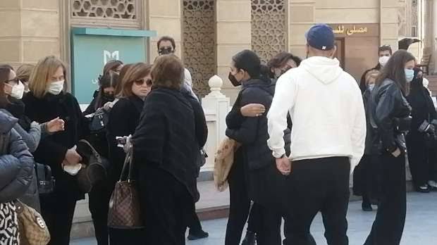 42 صورة من جنازة الفنانة مها أبو عوف
