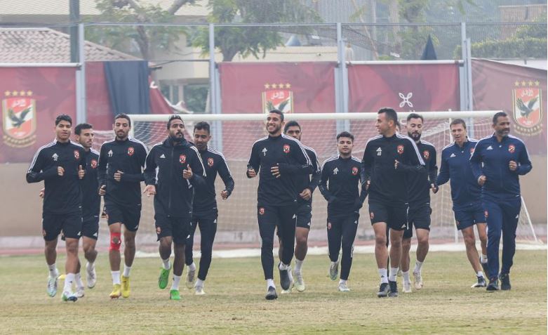  الأهلي يواصل تدريباته على ملعب التتش
