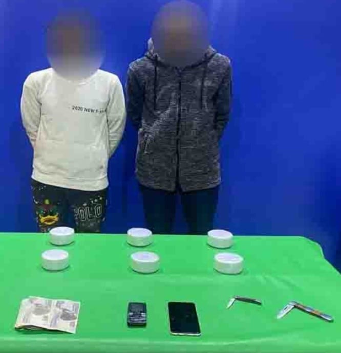 الداخلية تشن حملاتها بمحيط المدارس والجامعات وتضبط 98 متهما من مع