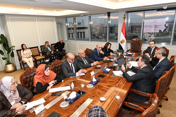 الاسكان والتجارة والصناعة