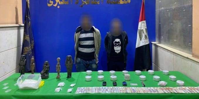 المتهمون والمضبوطات 