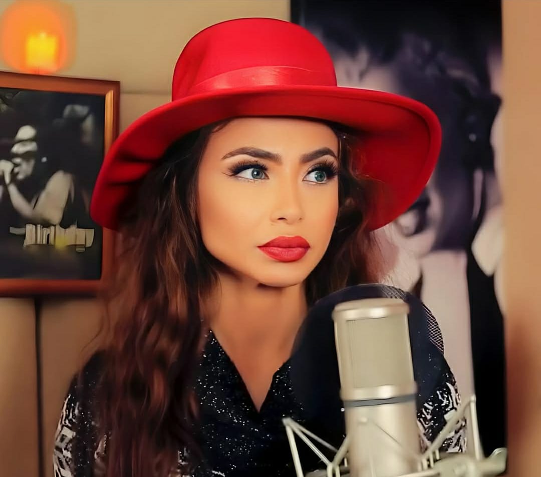 الفنانة اللبنانية دوللى شاهين
