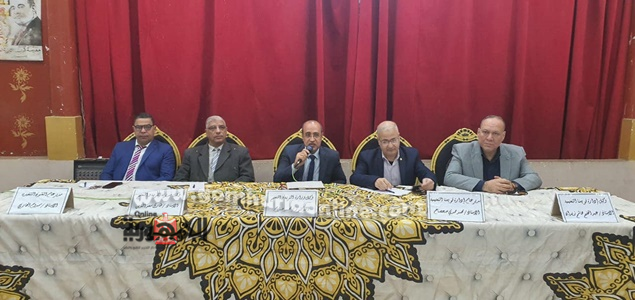 الدكتور محمد صلاح خلال الإجتماع