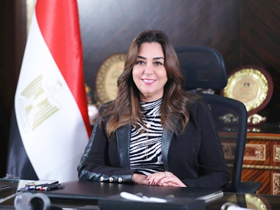 وزيرة التنمية المحلية تهنئ البابا تواضروس الثانى بعيد الميلاد المجيد