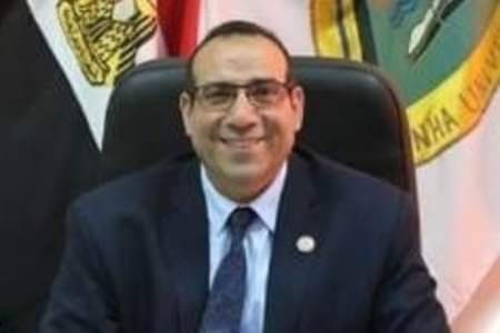 رئيس جامعة بنها يهنئ كلية الطب البيطرى بتجديد الإعتماد الأكاديمى