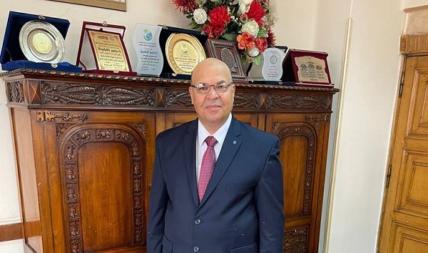  أحمد الشيخ رئيس الإدارة المركزية