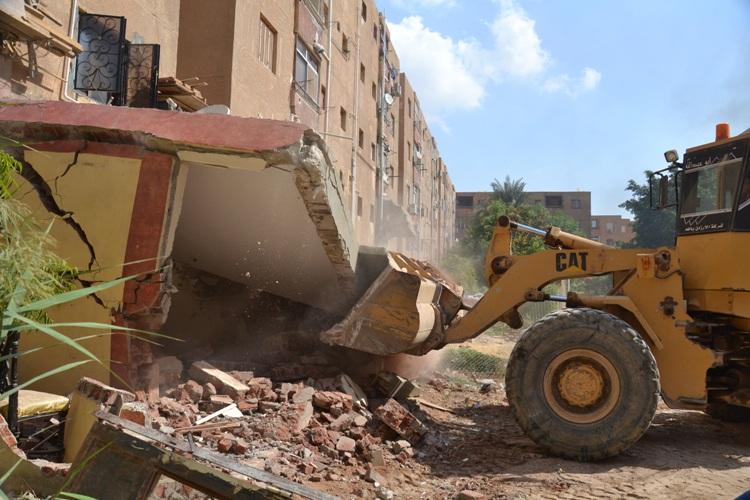  مدير أمن السويس يزيل 72 أشغالا بشوارع حى فيصل