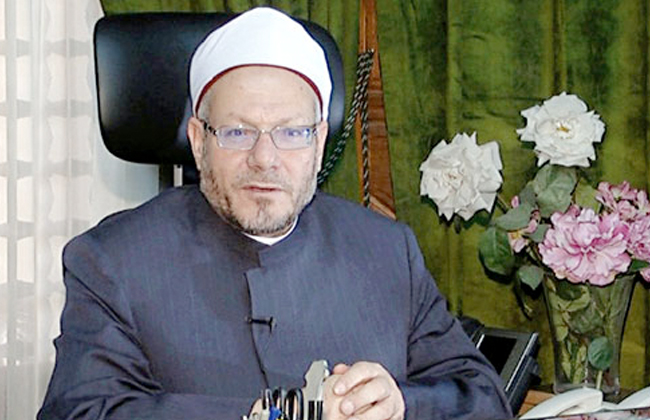 المحافظ يكرم المفتي