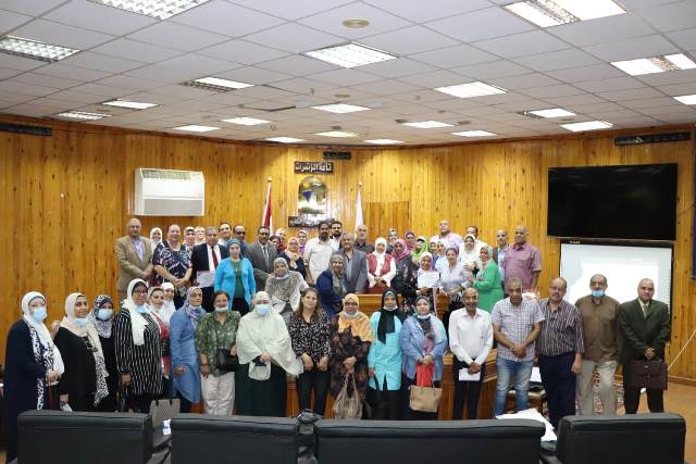 مديرية تعليم القاهرة تكرم إدارات التخطيط فى الإدارات التعليمية.. بالصور 