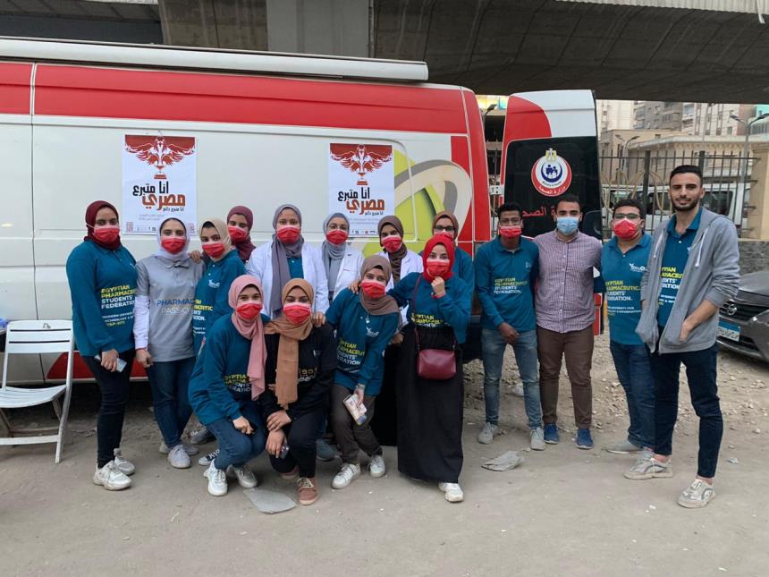 طلاب صيدلة يُطلقون حملة للتبرع بالدم.. وصولا للاكتفاء الذاتي 