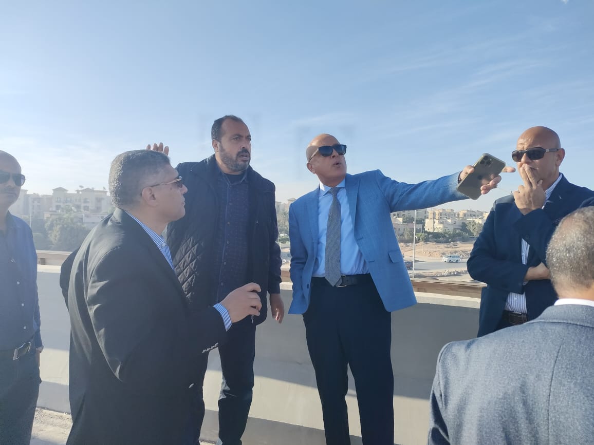 شاهد أعمال تطوير طريق الواحات بمدينة 6 أكتوبر.. صور