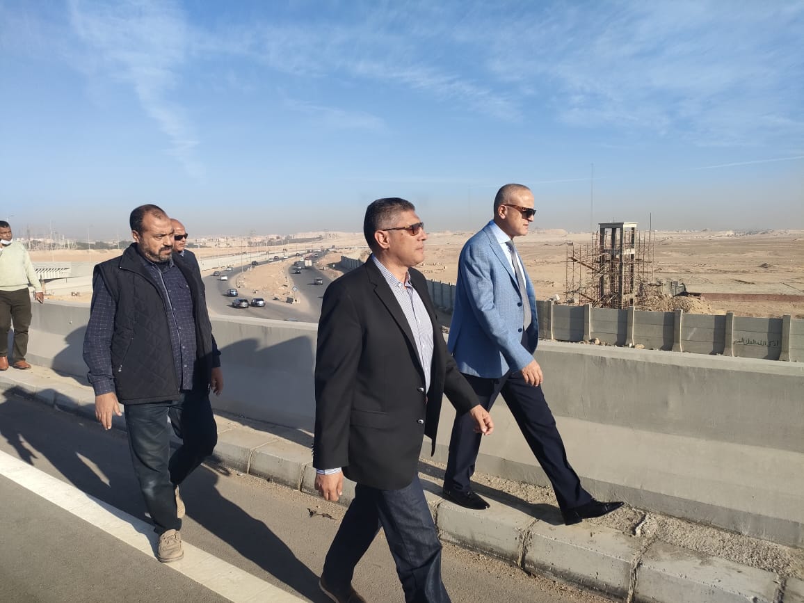 شاهد أعمال تطوير طريق الواحات بمدينة 6 أكتوبر.. صور