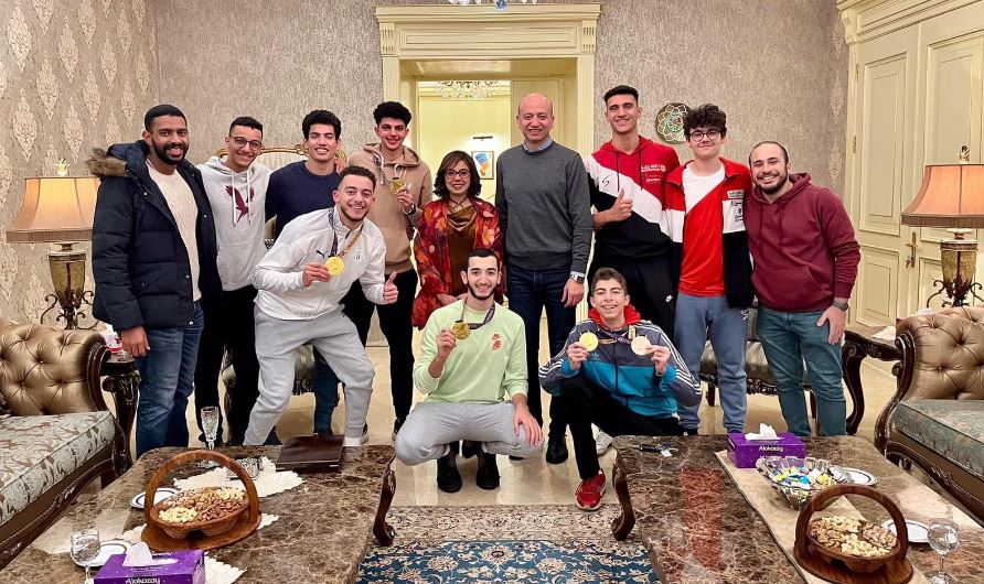 السفيرة  أميرة فهمي تستقيل بعثة  منتخب السلاح