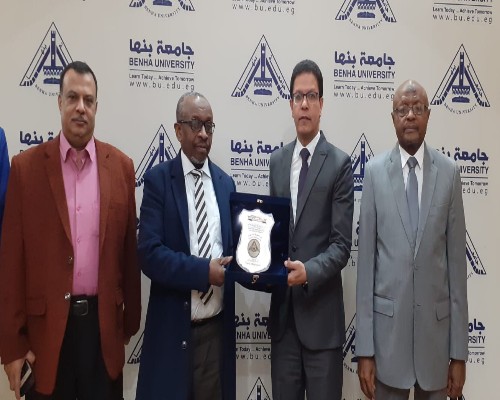 رئيس جامعة بنها يستقبل سفير جمهورية القمر المتحدة 
