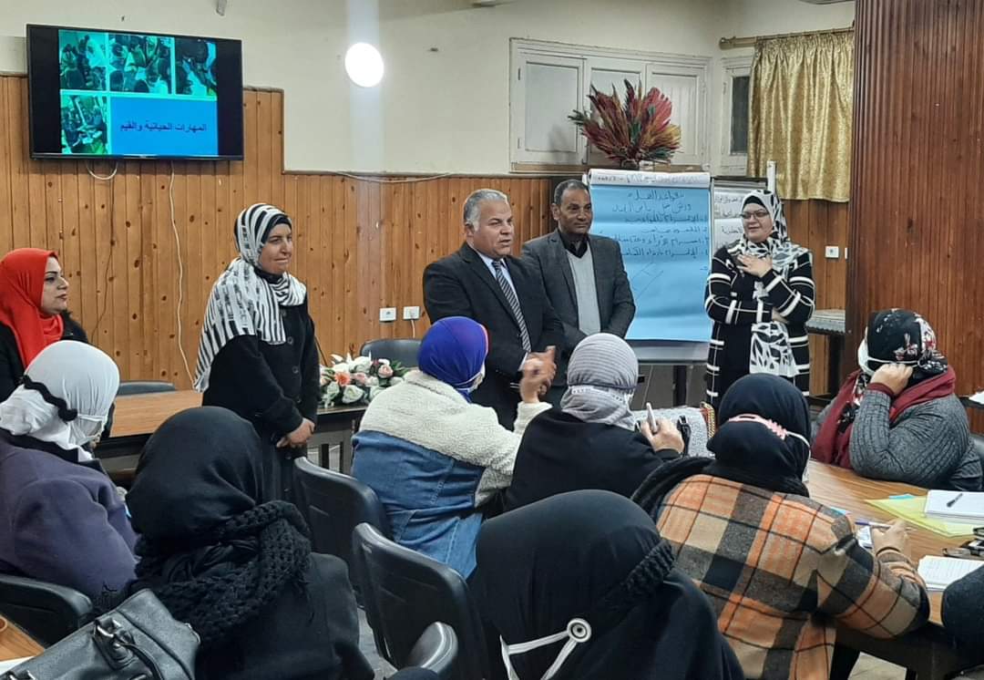 تعليم دمياط يعقد سلسلة محاضرات حول صانع القرار التربوي في القرن 21