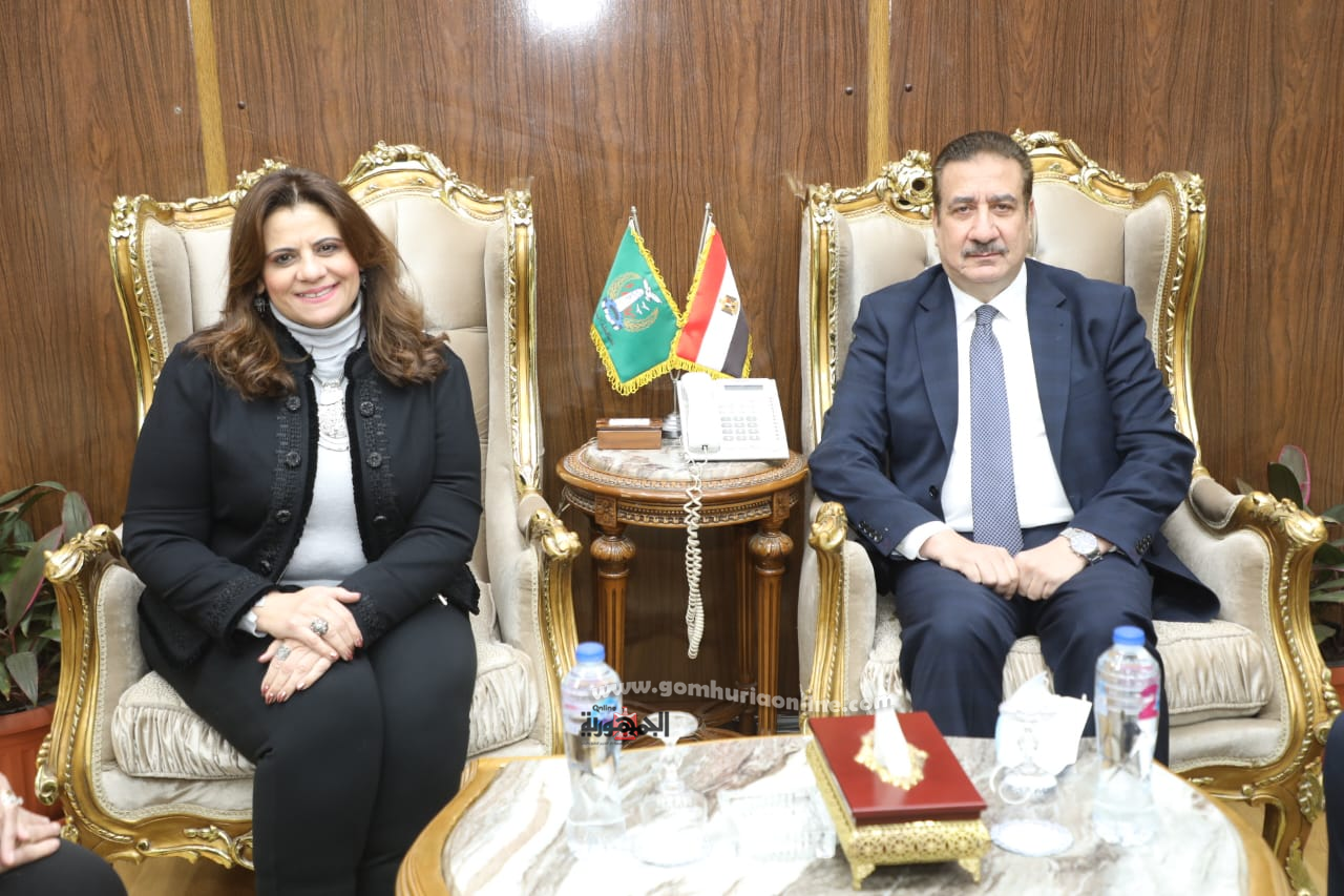 محافظ المنوفية خلال إستقباله وزيرة الهجرة