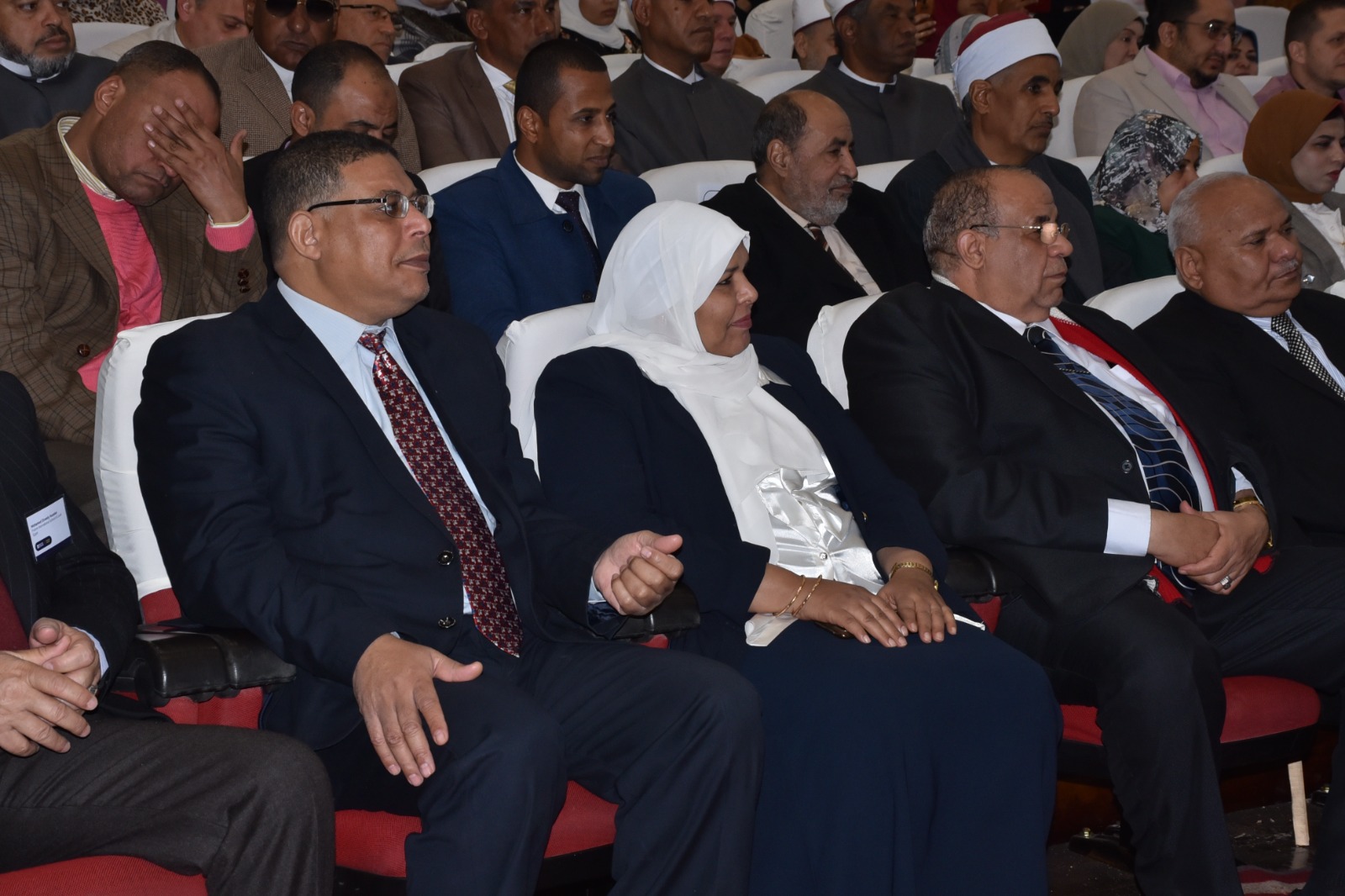 رئيس جامعة الأقصر يشهد افتتاح مركز الأزهر لتعليم اللغة الإنجليزية