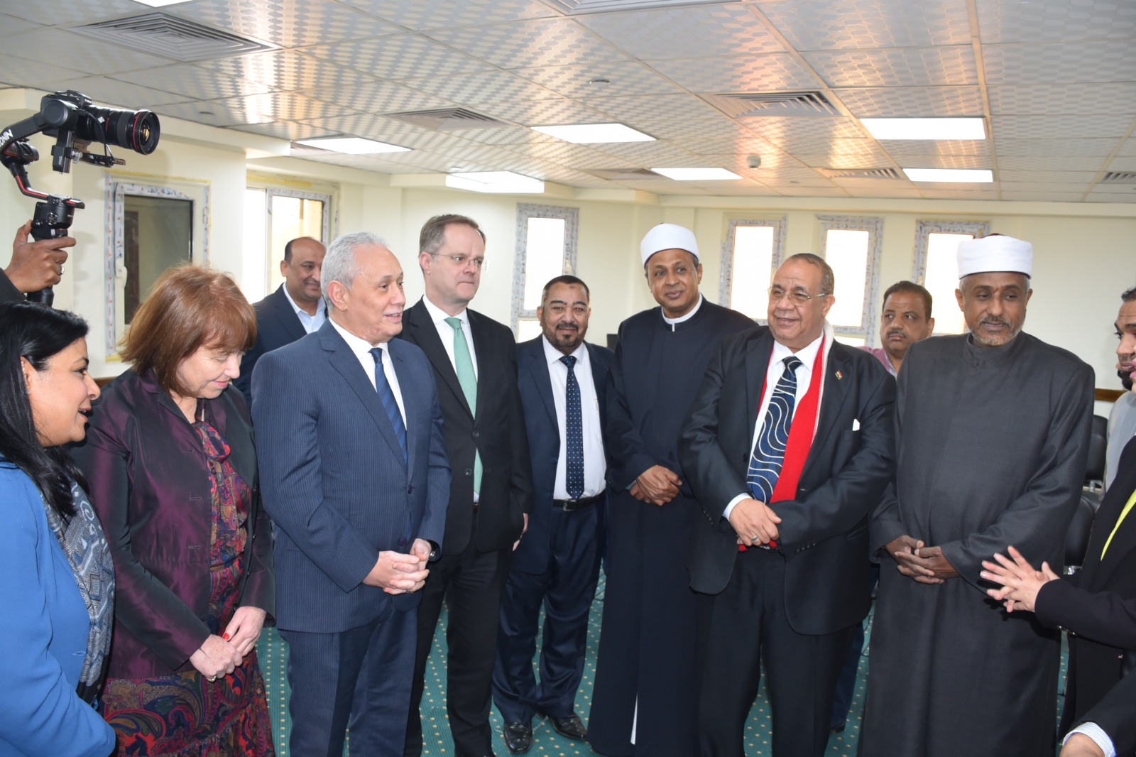 رئيس جامعة الأقصر يشهد افتتاح مركز الأزهر لتعليم اللغة الإنجليزية