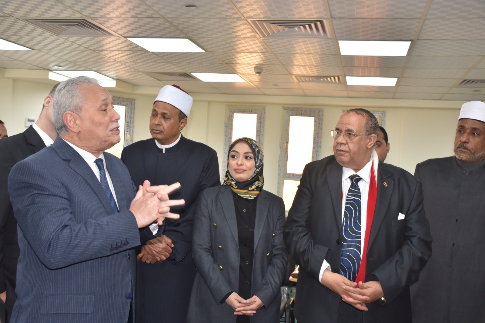 رئيس جامعة الأقصر يشهد افتتاح مركز الأزهر لتعليم اللغة الإنجليزية