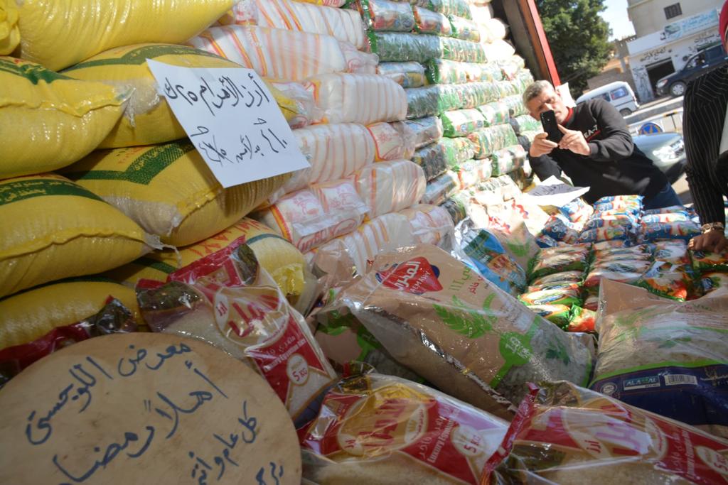 فتح 26 معرض ومنفذ لبيع السلع الغذائية بمطروح