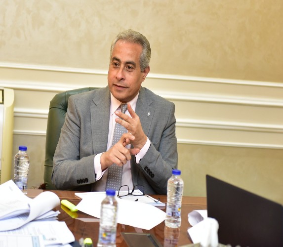 شحاتة يواصل دراسة الملاحظات والأراء الواردة على مشروع قانون العمل