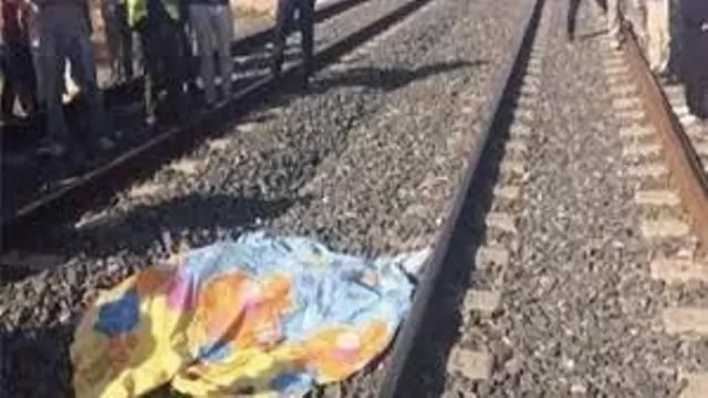 مصرع شاب أسفل عجلات القطار أثناء عبوره شريط السكة الحديد ببنها