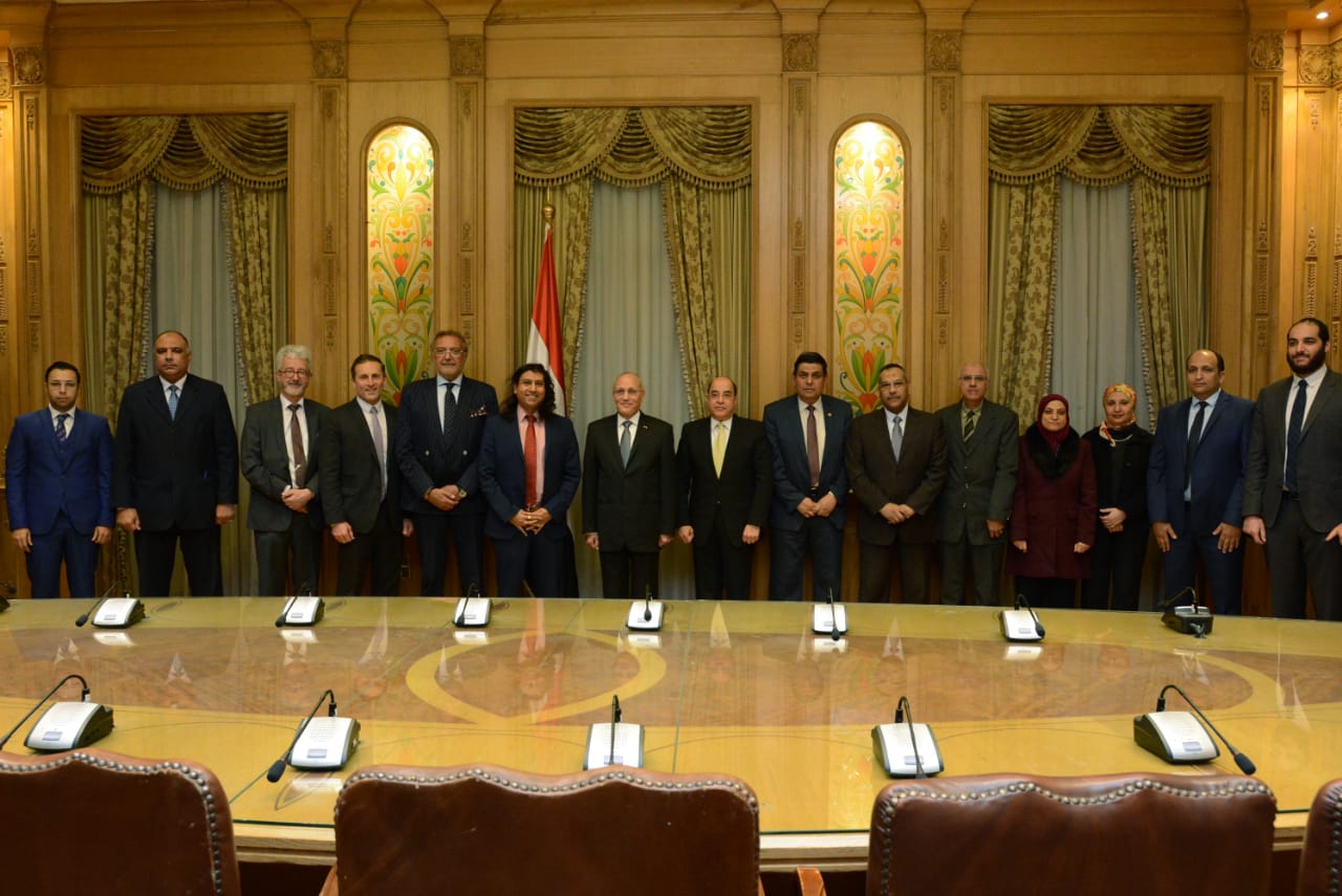 العصار يشهد توقيع مذكرة تفاهم في مجال تحلية المياه