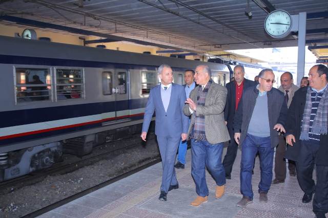 نائب وزير النقل يتابع التشغيل التجريبي لازدواج المرج 