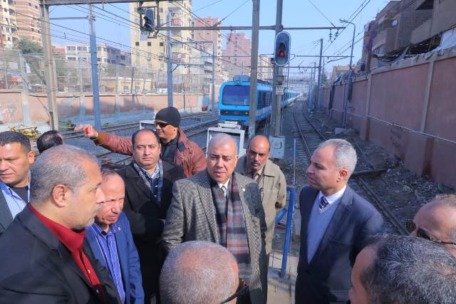 نائب وزير النقل يتابع التشغيل التجريبي لازدواج المرج 