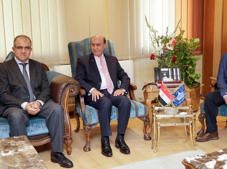 بالصور ..مميش يستضيف إتحاد الصناعات المصرية و  إتحاد الصناعات لشمال اليونان