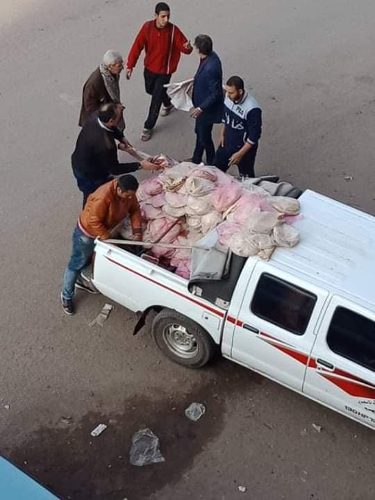  تموين البحيرة تضبط 4 طن زيت طعام مجهول المصدر و4500 رغيف بلدى مدعم 
